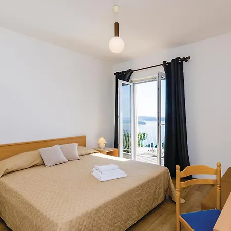 Three-bedroom In Plat Апартаменты Млини