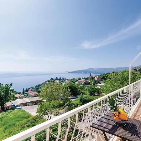Three-bedroom In Plat Apartmán Mlini